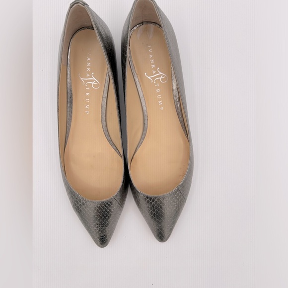 IVANKA SNAKE PRINT ALL LEATHER FLATS Size 8 - Picture 5 of 8